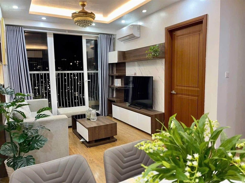Chính chủ bán căn hộ 72m2 bc đông nam tầng trung gemek 2 chỉ 3,3 tỷ
