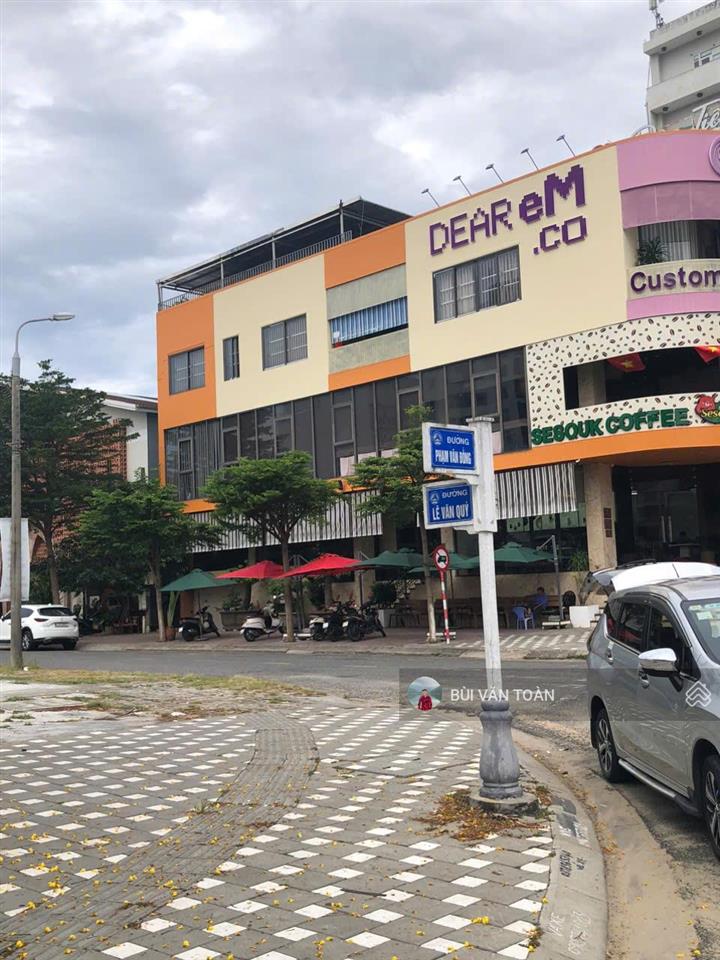 Mảnh đất sát mặt phố phạm văn đồng cách bãi tắm chỉ khoảng 300m, đường rộng 7,5m, dt 120m