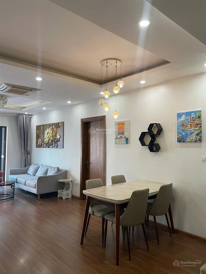 Cho thuê quỹ căn hộ 3 phòng ngủ goldmark city, nhà sạch đẹp, giá tốt