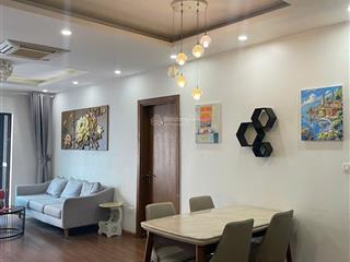 Cho thuê quỹ căn hộ 3 phòng ngủ goldmark city, nhà sạch đẹp, giá tốt