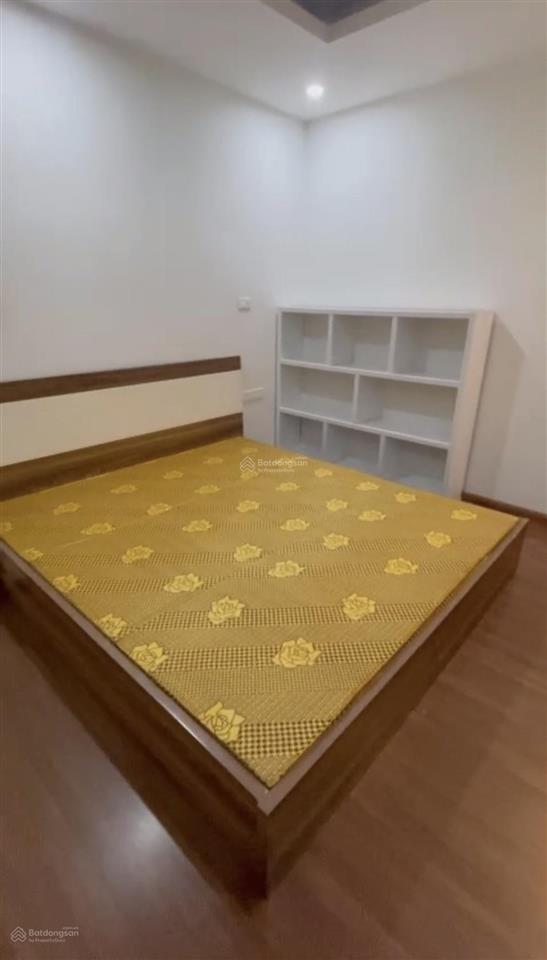 Cho thuê quỹ căn hộ 3 phòng ngủ goldmark city, nhà sạch đẹp, giá tốt