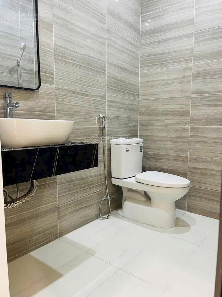 Bán nhà 1 trệt 1 lầu ( dt sổ  60m2 ) sổ hoàn công , ngay chợ tân vạn , gần cầu đồng nai ,aeon mall