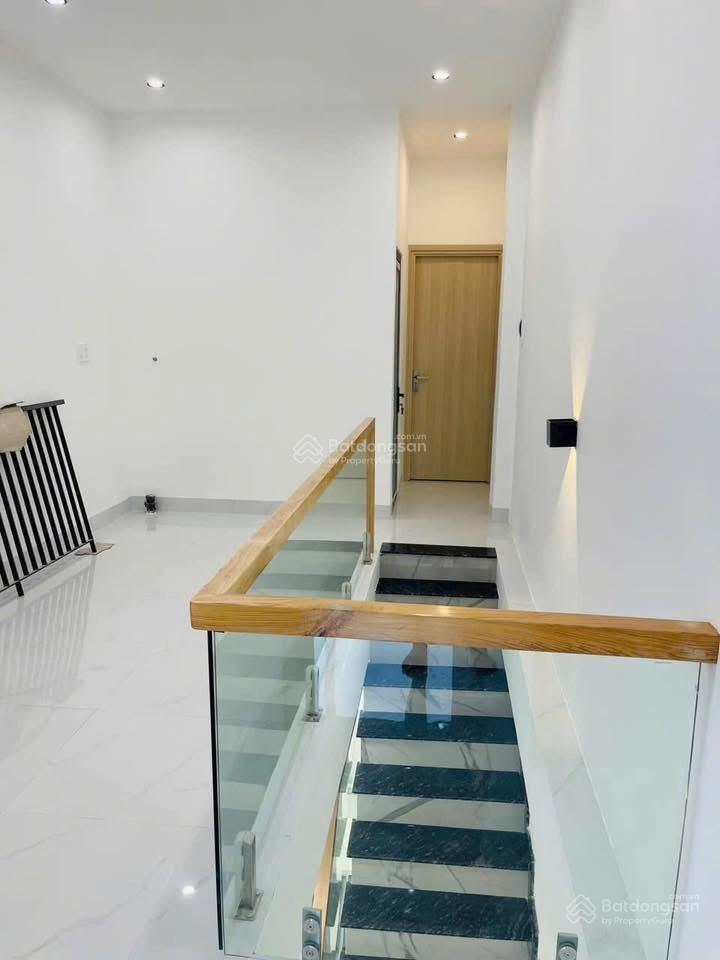 Bán nhà 1 trệt 1 lầu ( dt sổ  60m2 ) sổ hoàn công , ngay chợ tân vạn , gần cầu đồng nai ,aeon mall