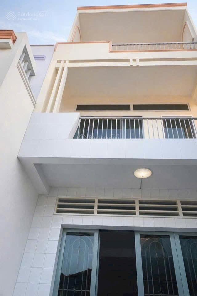 Cần bán nhà mặt tiền q.lộ 51 . đối diện bệnh viện shingmak , ngay đường hương lộ 2 ( bên gỗ )
