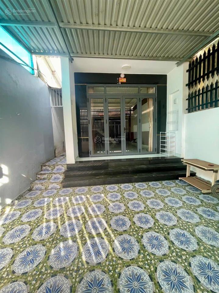 Bán nhà 1 trệt 1 lầu ( sổ riêng 94m2 ) gần đường bùi hữu nghĩa 30 mét , gần chợ , gần chung cư