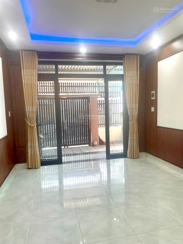 Bán nhà 1 trệt 1 lầu ( sổ riêng 94m2 ) gần đường bùi hữu nghĩa 30 mét , gần chợ , gần chung cư