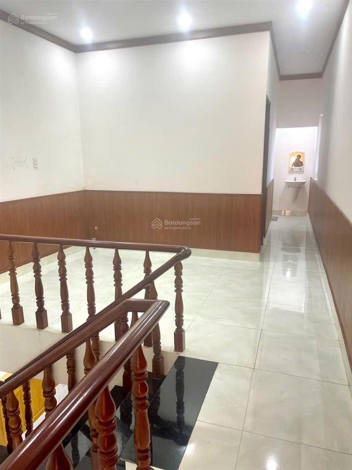 Bán nhà 1 trệt 1 lầu ( sổ riêng 94m2 ) gần đường bùi hữu nghĩa 30 mét , gần chợ , gần chung cư