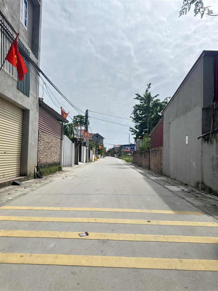 Đất kinh doanh băng hai đường nhựa hiền ninh nội bài