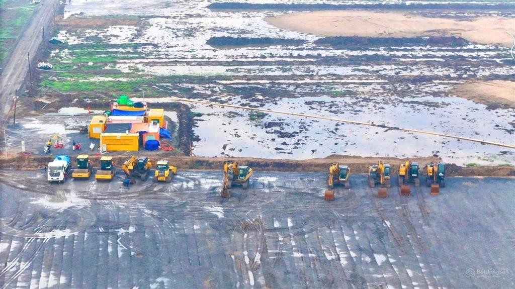 Chính chủ cần bán đất vị trí đẹp kế bên ql 22 và vành đai 3 đã lên gần full thổ cư 30tỷ, 1012 m2