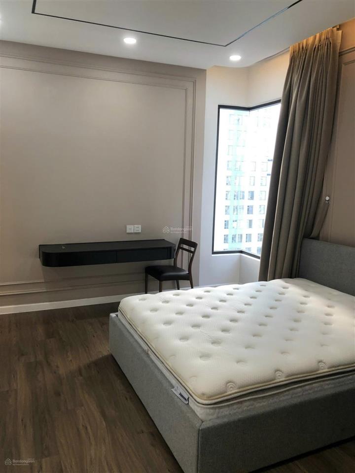 Bán căn hộ 3pn2wc lầu cao estella heights căn góc view thoáng giá tốt 20 tỷ