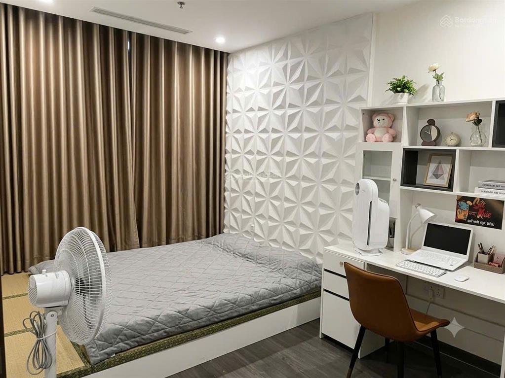 Chính chủ chuyển nhượng căn 2pn bếp giấu kín tòa tk1 vinhomes smart city