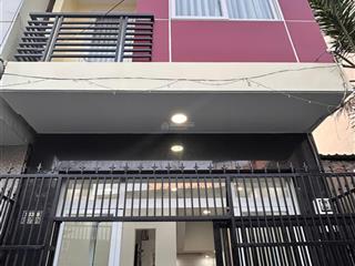 Cho thuê nhà riêng, 4 phòng ngủ có máy lạnh, vừa mới làm mới, vào ở ngay