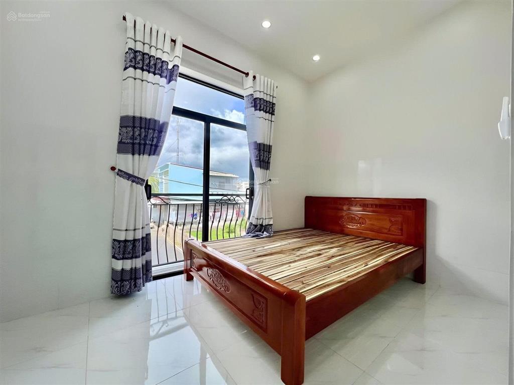 Tôi chính chủ cần bán căn nhà 800tr sổ hồng đầy đủ , đường lê văn khương q12 ngay nhà máy bia