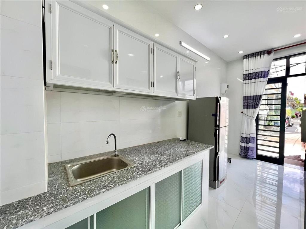 Tôi chính chủ cần bán căn nhà 800tr sổ hồng đầy đủ , đường lê văn khương q12 ngay nhà máy bia