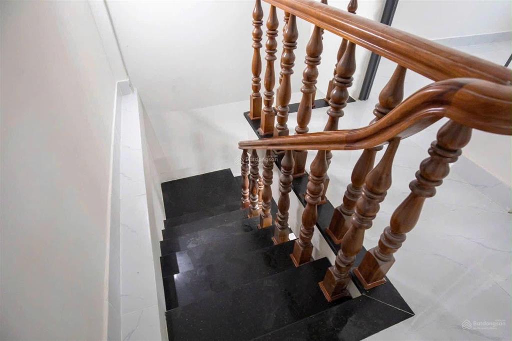 Tôi chính chủ bán căn nhà giá 700tr ô tô đậu cửa , sổ đầy đủ , gần ngay bệnh viện q12 , hỗ trợ vay