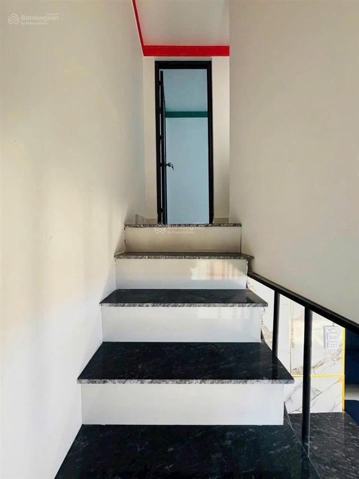 Nhà đẹp giá rẻ , tặng full nội thất , giá chỉ 600tr ngay đường lê văn khương q12