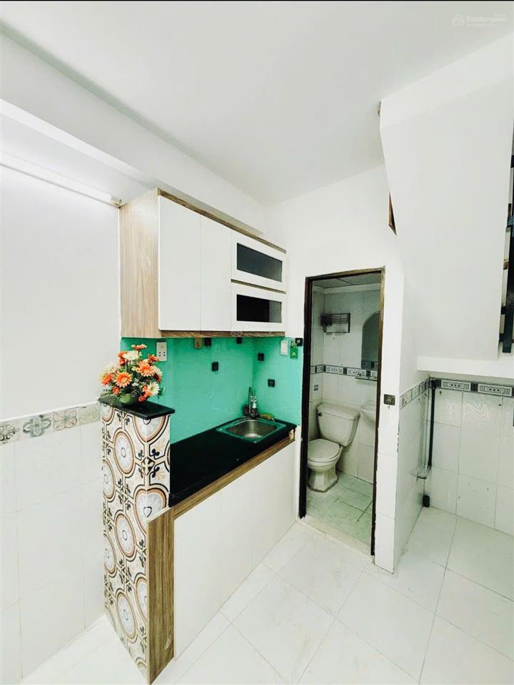 Nhà riêng lẻ giá chỉ 700tr còn thương lượng , ngay chợ hiệp thành q12 sổ hồng đầy đủ , đường 4m