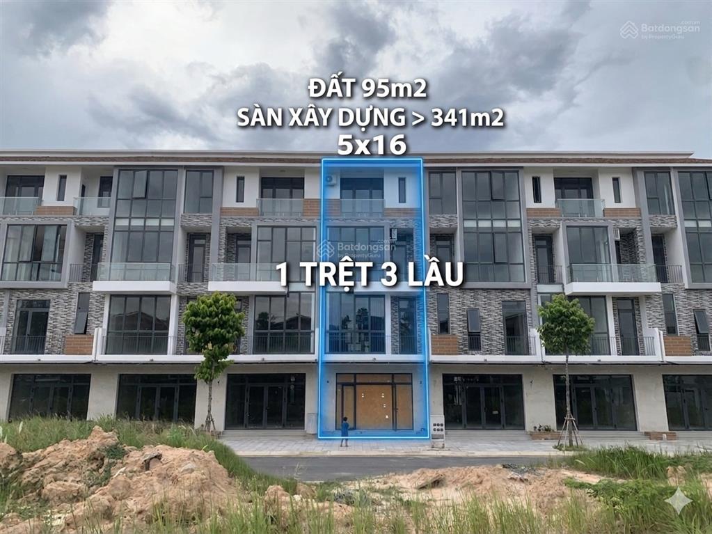 Bán nhà phố uni complex tp. mới giá chỉ từ 5,6 tỷ/căn, đất 95102m, sàn 265m (1 trệt 2 lầu)