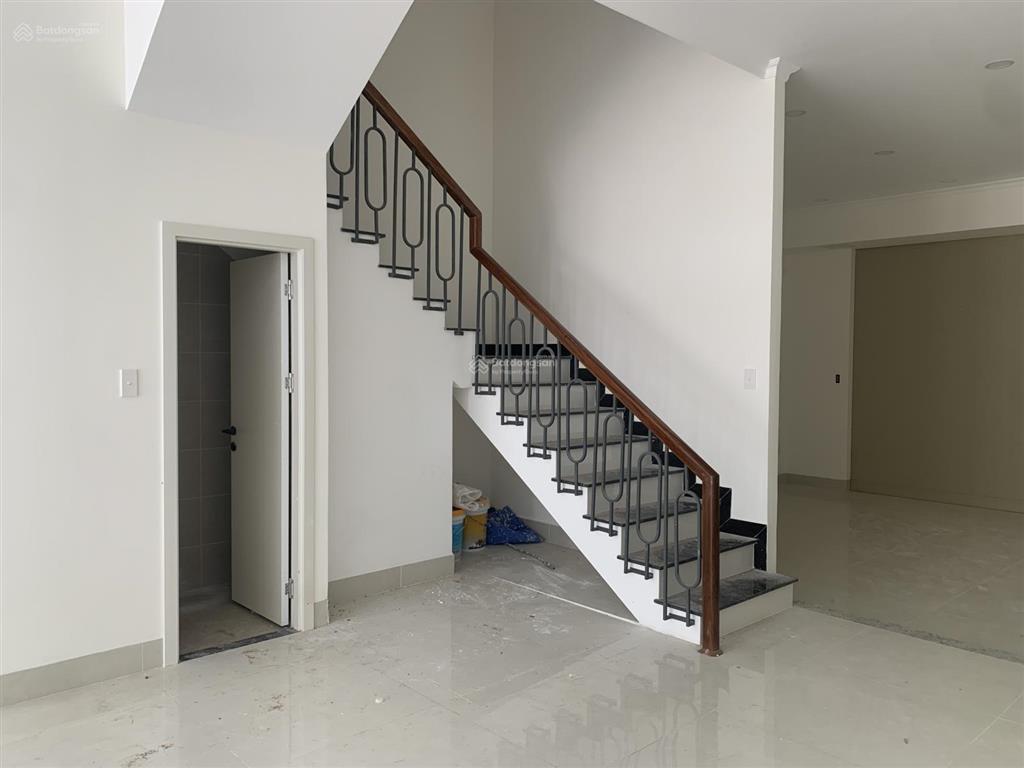 Bán nhà phố uni complex tp. mới giá chỉ từ 5,6 tỷ/căn, đất 95102m, sàn 265m (1 trệt 2 lầu)