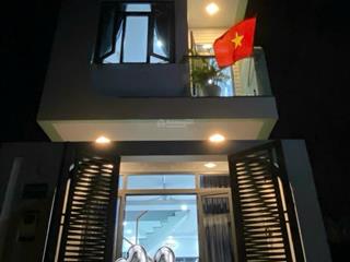 Do chuyển đổi nơi làm việc nên bán gấp căn nhà tâm huyết, đường rộng 7m.