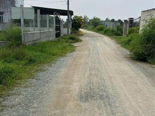 Đất đẹp tại cầu láng ven, đức hòa, long an, giá 600tr, 135m2, đường ôtô, shr