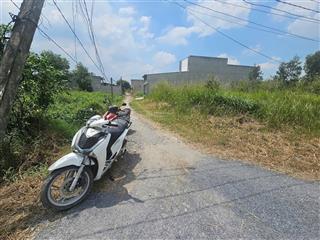 Bán nhanh 5x20m2 thổ đối diện kcn t đức , sổ sẵn, đã có giấy phép xây dựng giá 750tr