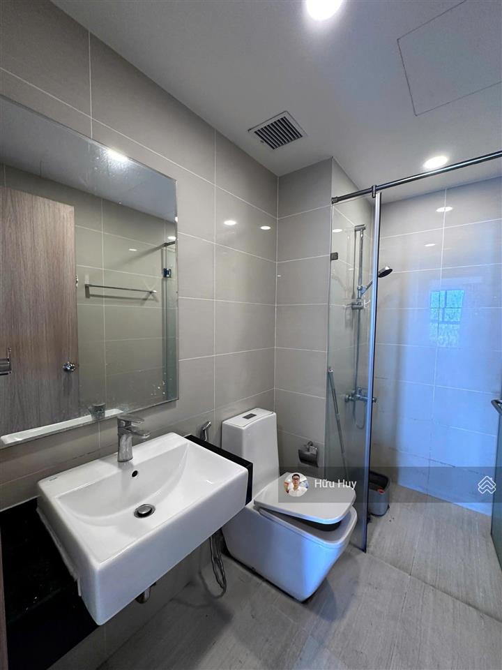 Nhà y hình, cho thuê 3pn 2wc 85m2 full nt chỉ 20tr/th tại golden mansion phú nhuận, gần sân bay tsn