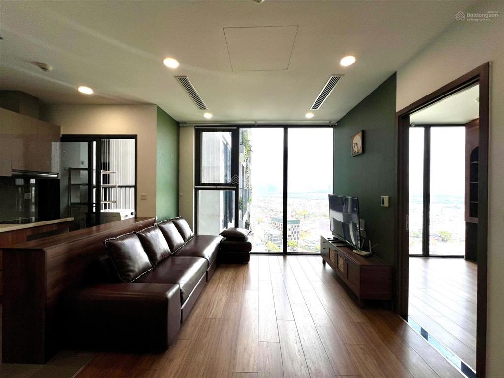 [eco green] cho thuê căn 2pn 1wc  full nt  view q1 và landmark. có thể vào ở trong tháng 5