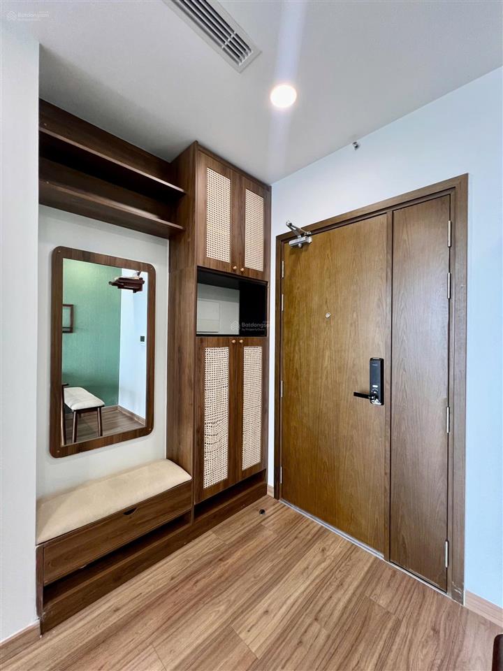 [eco green] cho thuê căn 2pn 1wc  full nt  view q1 và landmark. có thể vào ở trong tháng 5