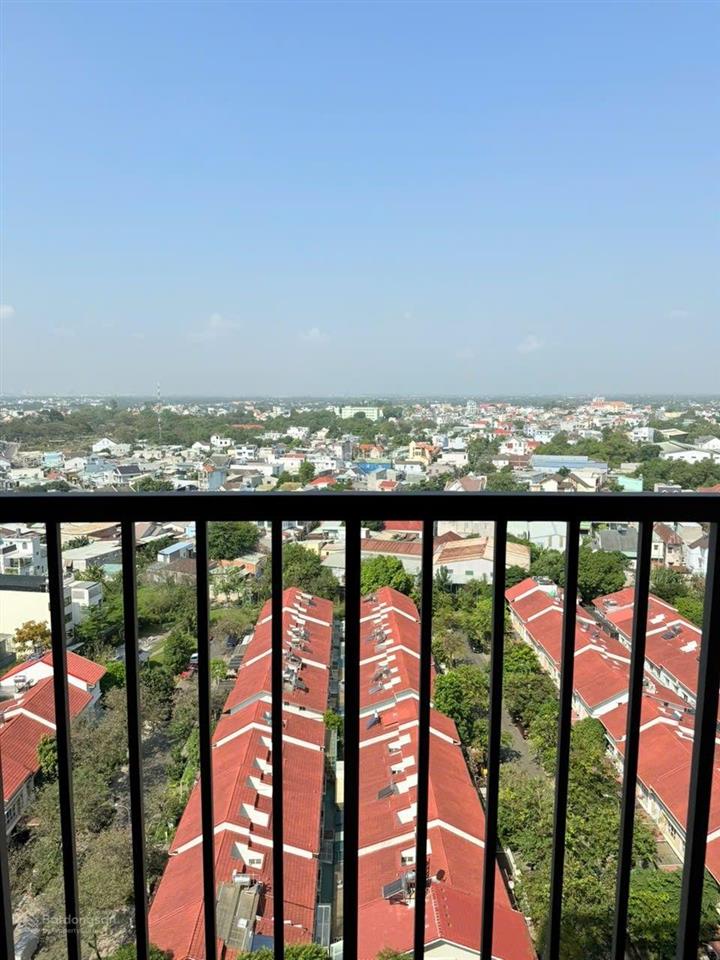 Bán căn 2 pn nhà mới đẹp view đẹp dọn vào ở ngay giá chỉ 2tỷ4 dt 74m2 nằm trên trục quốc lộ 13