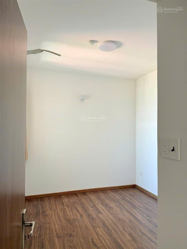 Bán căn 2 pn nhà mới đẹp view đẹp dọn vào ở ngay giá chỉ 2tỷ4 dt 74m2 nằm trên trục quốc lộ 13