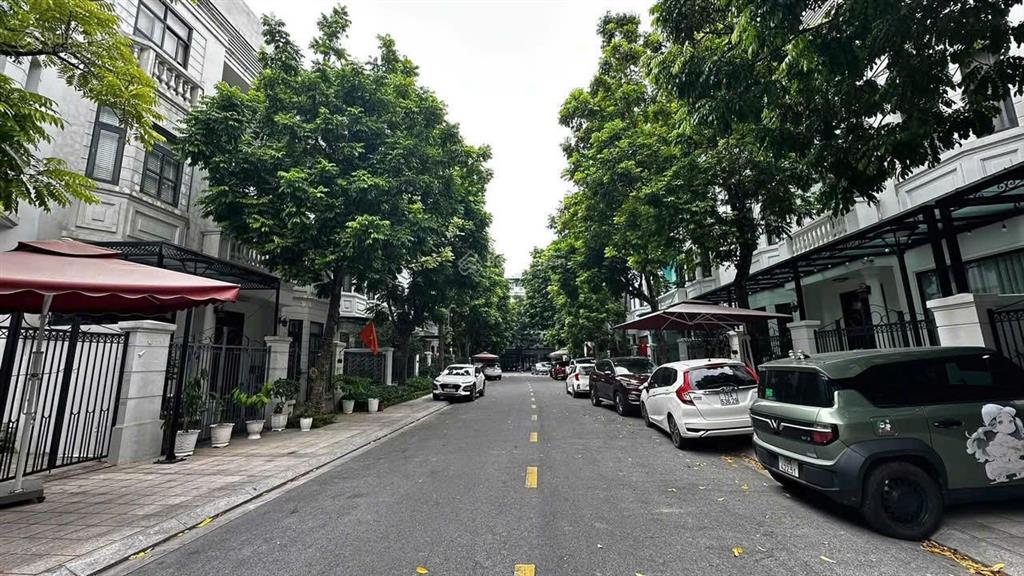 Chính chủ bán song lập manhattan vin imperia 144m2 4pn giá chỉ 20,9 tỷ 0976 138 ***