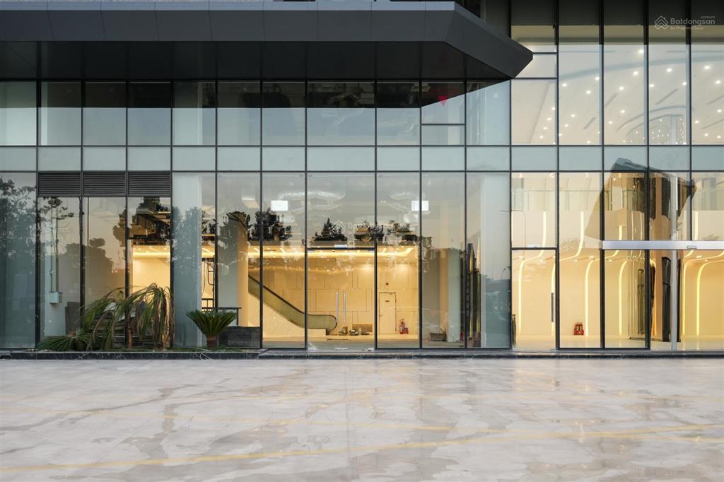 Bán mb kd tầng 1 tòa rox tower 65m2 giá 11 tỷ đang cho phúc long thuê lâu dài.  0936 253 ***
