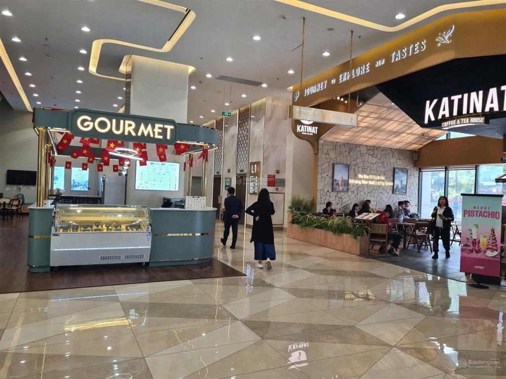 Chỉ 1.3 tỷ nhận luôn mặt bằng 66m2 tại tttm rox tower goldmark city.  0936 253 *** để xem mb