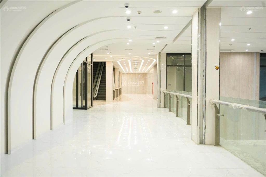 178m2 sàn vp hạng a tại goldmark city. giá 9.5 tỷ có trả góp 0% và hỗ trợ tiền thuê.  0936 253 ***