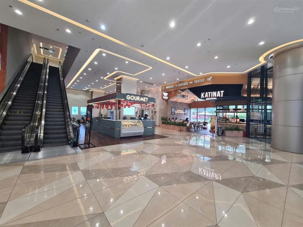 Bán nhanh mặt bằng kinh doanh 74m2 giá 4.3tỷ tại tttm rox tower goldmark city.  093623810 xem mặt