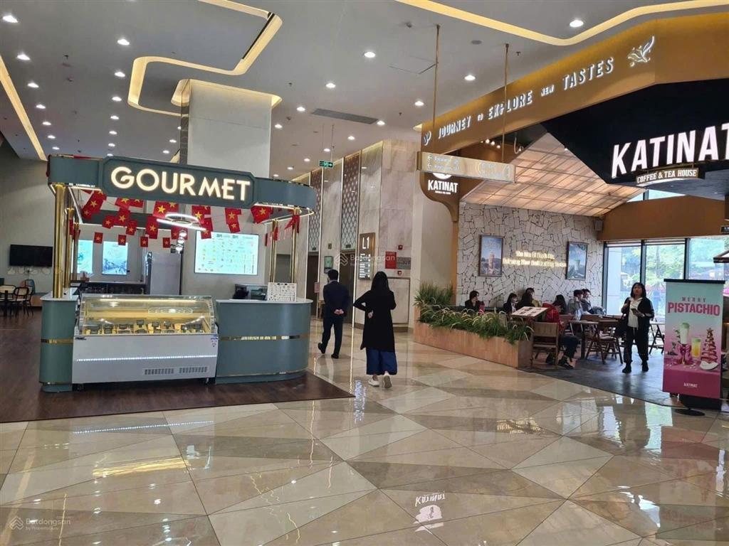 Mặt bằng 65m tầng 1 toà rox tower goldmark city đang cho phúc long thuê. giá 11 tỷ.  0936 253 ***