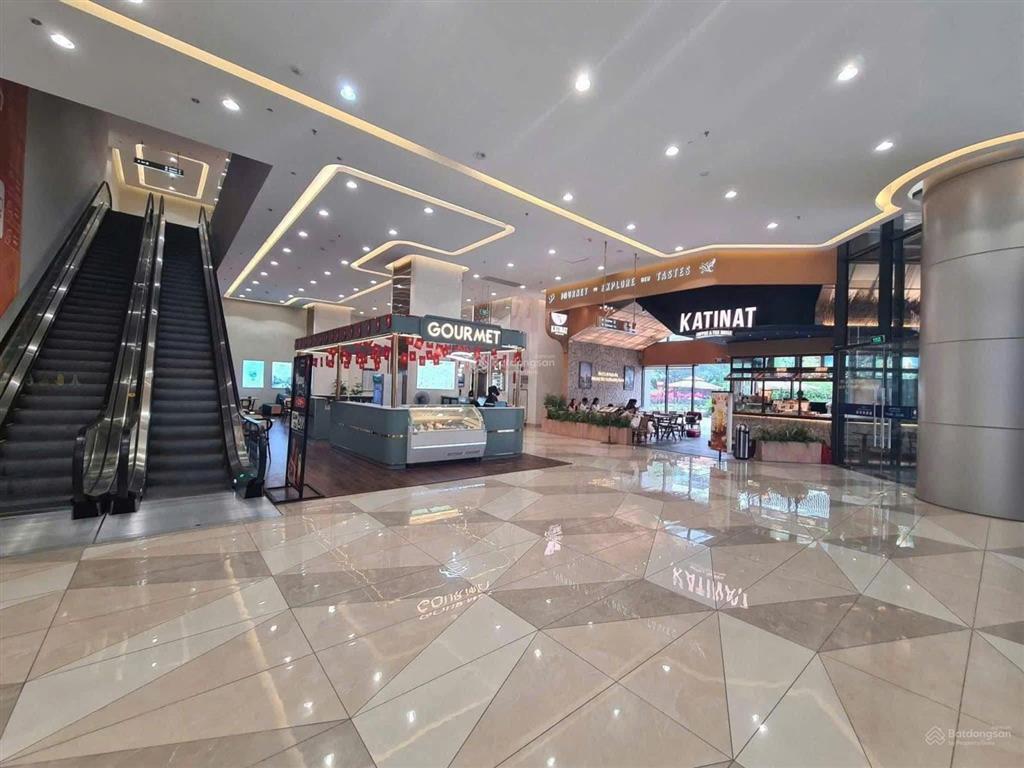Mặt bằng 65m tầng 1 toà rox tower goldmark city đang cho phúc long thuê. giá 11 tỷ.  0936 253 ***