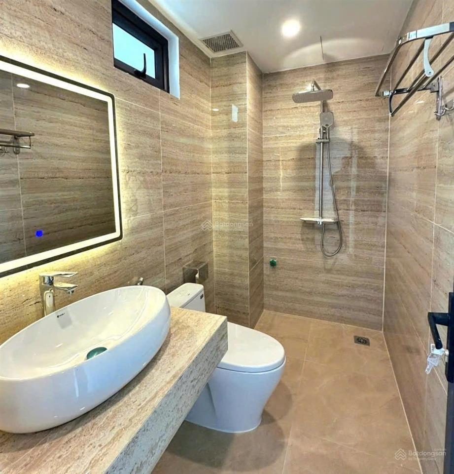 Bán nhà ngọc lâm thông nguyễn văn cừ,lb 82m 6tầng,full nội thất,ô tô ngủ trong nhà,6phòng ngủ rộng