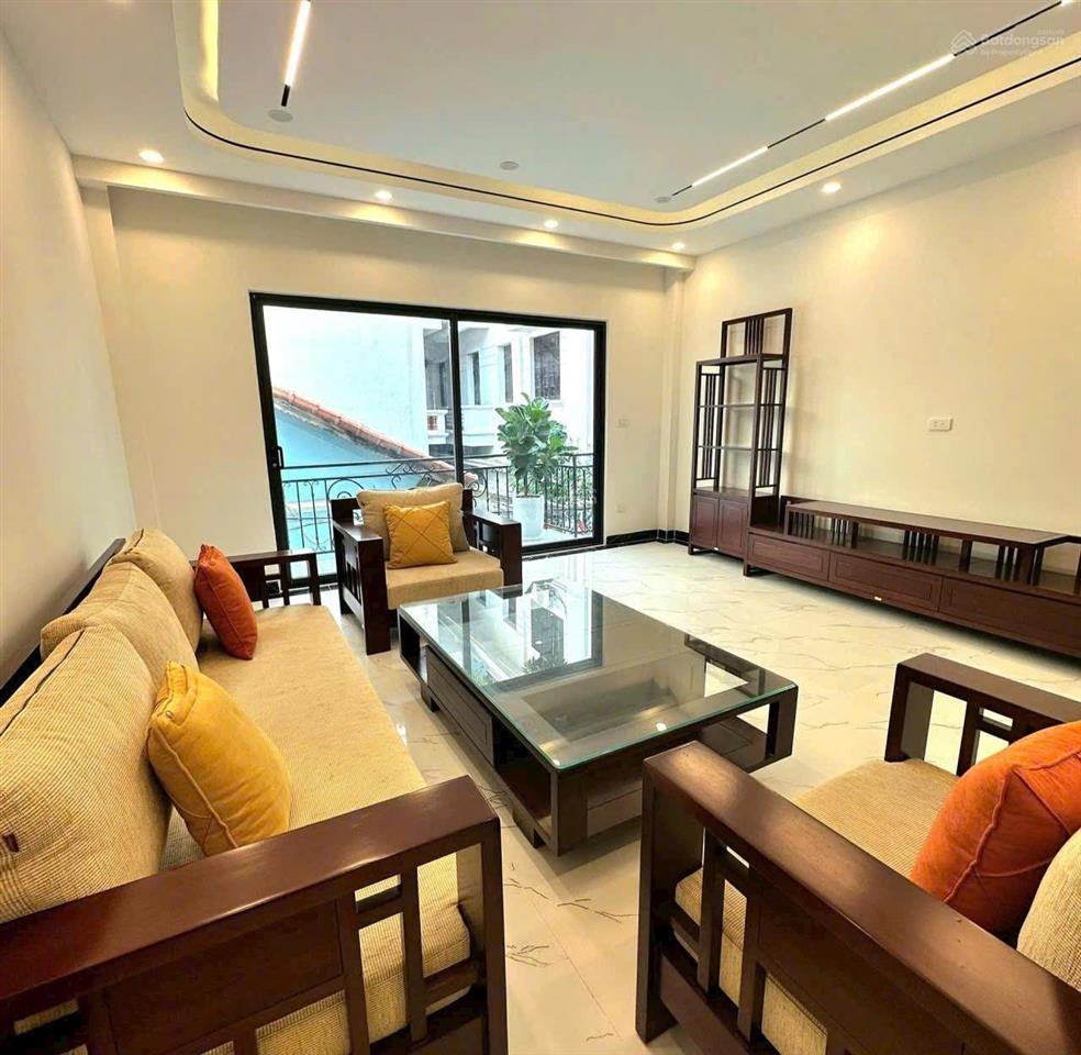 Bán nhà ngọc lâm thông nguyễn văn cừ,lb 82m 6tầng,full nội thất,ô tô ngủ trong nhà,6phòng ngủ rộng