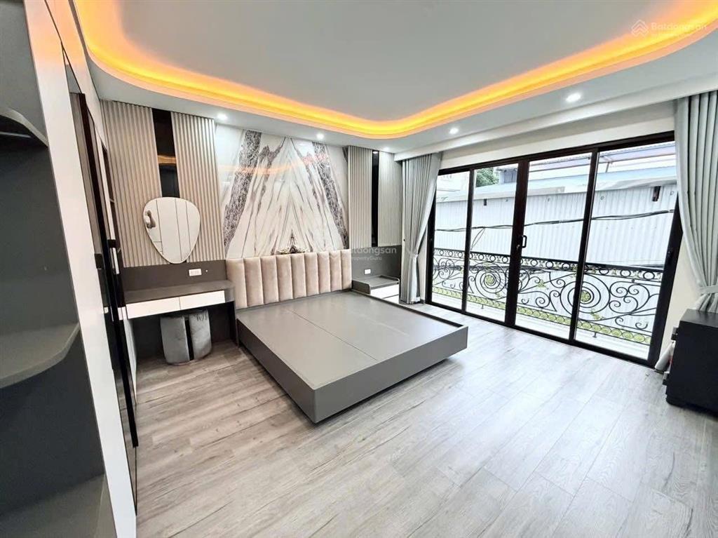 Bán nhà hoàng như tiếp,long biên vừa ở vừa cho thuê dòng tiền 85m 8tầng thang máy12 phòng