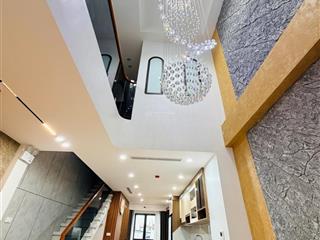 Bán nhà nguyễn văn cừ,long biên70m 7tầng thang máyvừa ở vừa khai thác dòng tiềnfull nội thất