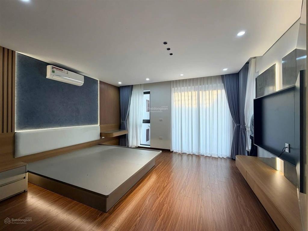 Bán nhà siêu rẻ đẹp tại ngọc thuỵ, long biên mới 60m2 7tầng thang máy, hàng xóm mipec giá chỉ 1x tỷ