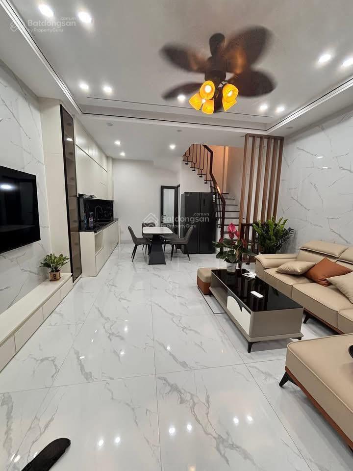 Bán nhà bồ đề vị trí vàng nhà mới đẹp long lanh 40m x 5 tầng ngay hồ điều hòa nhỉnh 9 tỷ