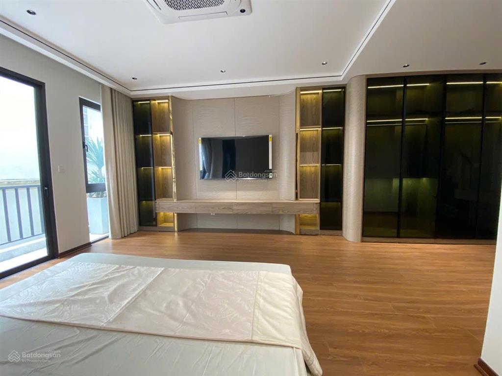 Bán nhà khu vip gia thụy nguyễn văn cừ 50m 6 tầng thang máy gara ô tô full nội thất