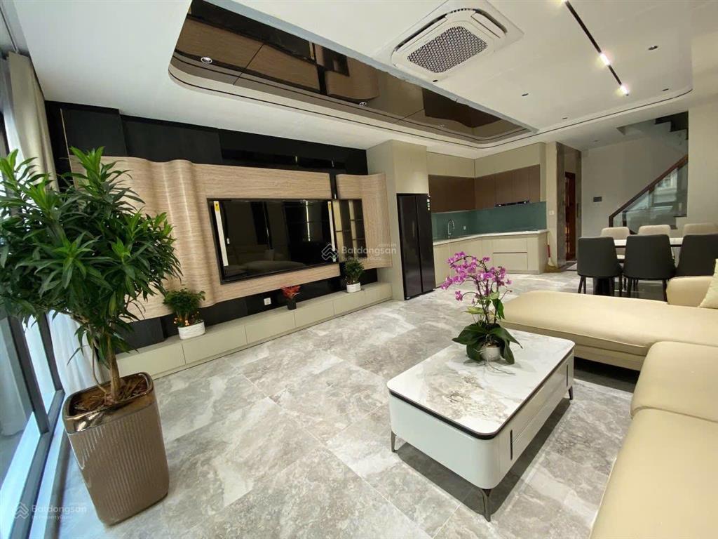 Bán nhà khu vip gia thụy nguyễn văn cừ 50m 6 tầng thang máy gara ô tô full nội thất