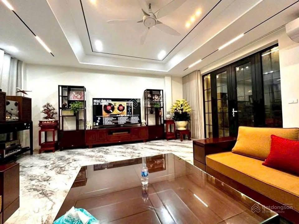 Bán nhà khu vip nguyễn sơn hàng hiếm xách tay 60m ô tô vào nhà kinh doanh đỉnh chỉ 17 tỷ