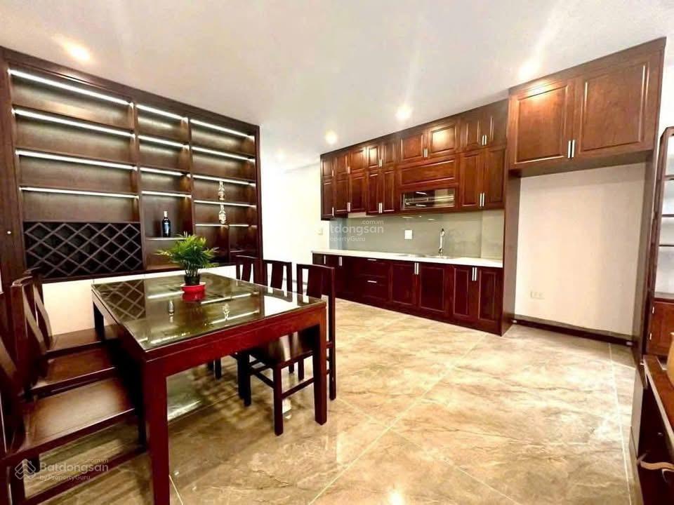 Bán nhà khu vip nguyễn sơn hàng hiếm xách tay 60m ô tô vào nhà kinh doanh đỉnh chỉ 17 tỷ