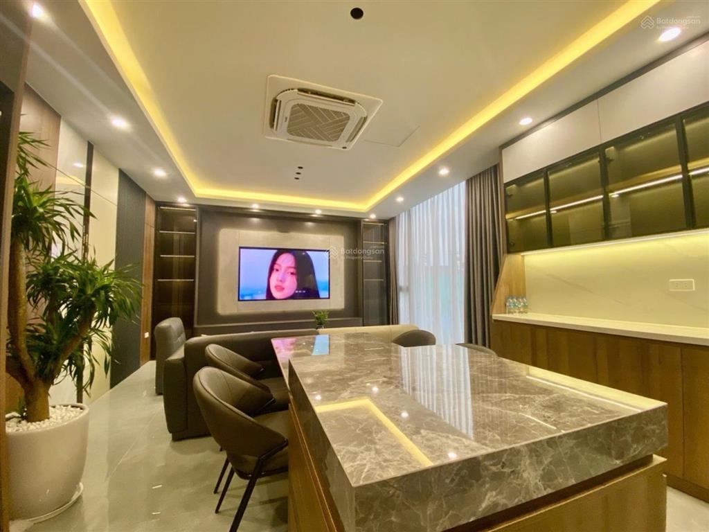 Siêu phẩm ngô gia tự gần big c long biên 50m, 6 tầng thang máy, giá quanh 11 tỷ
