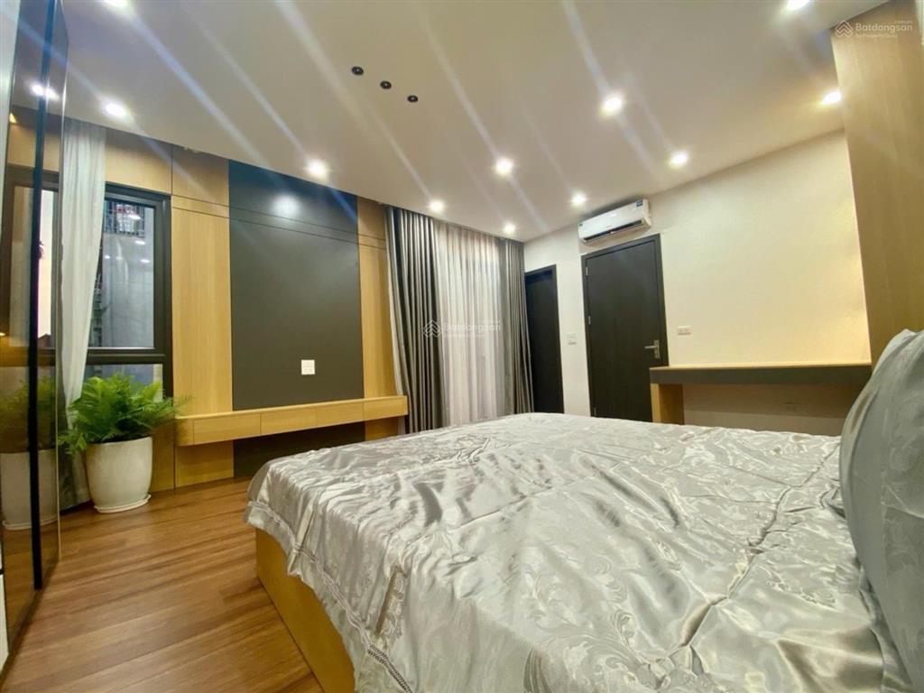 Siêu phẩm ngô gia tự gần big c long biên 50m, 6 tầng thang máy, giá quanh 11 tỷ